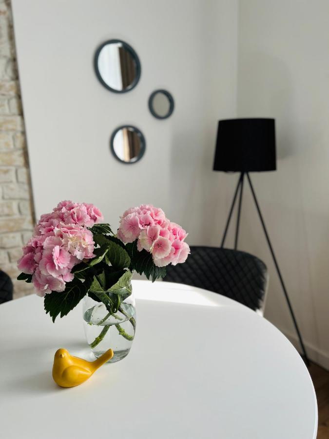 The Right Coast Apartment With Free Private Parking Riga Exterior foto